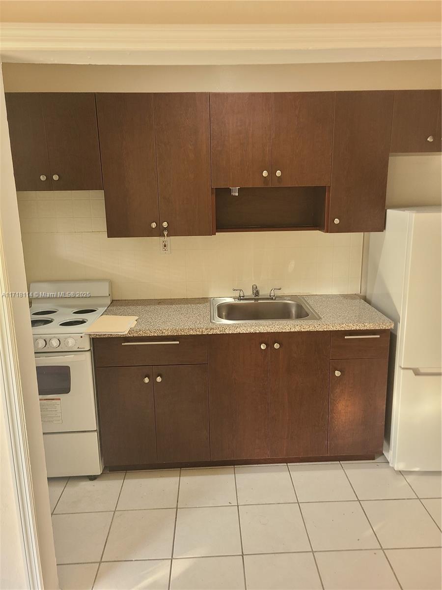 Rental Property at Address Not Disclosed, Hollywood, Broward County, Florida - Bedrooms: 1 
Bathrooms: 1  - $1,600 MO.