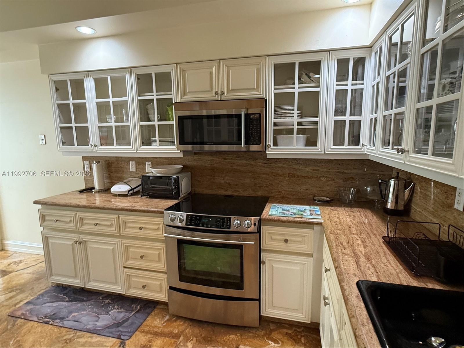 MEDITERRANEAN VILLAGE CON - Residential Lease