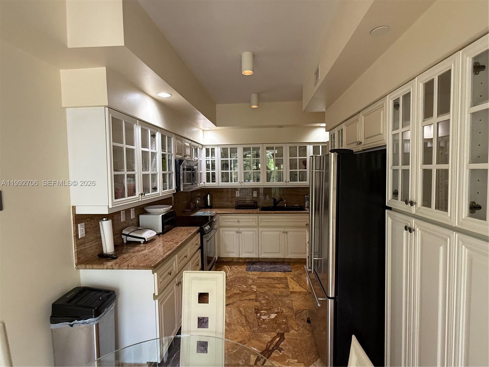 MEDITERRANEAN VILLAGE CON - Residential Lease