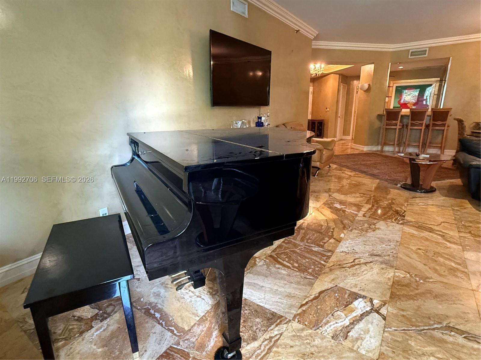 MEDITERRANEAN VILLAGE CON - Residential Lease