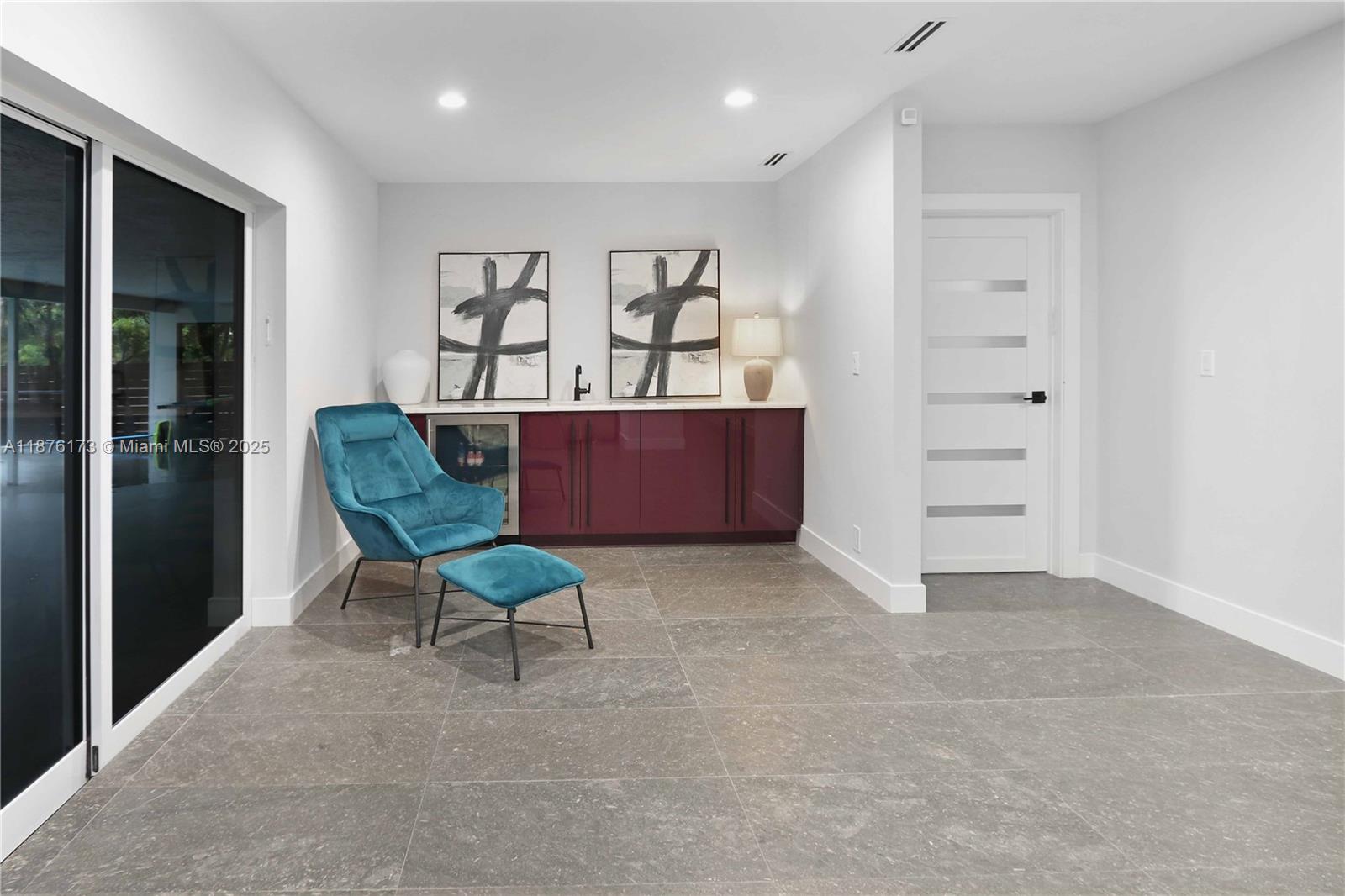 HOLLYWOOD LAKES SECTION - Residential