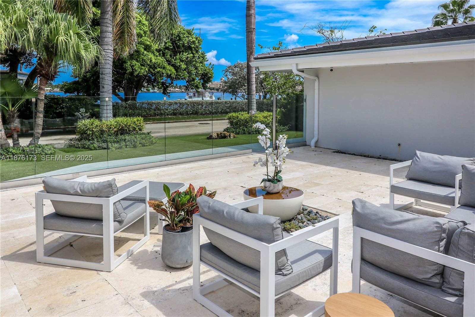 HOLLYWOOD LAKES SECTION - Residential