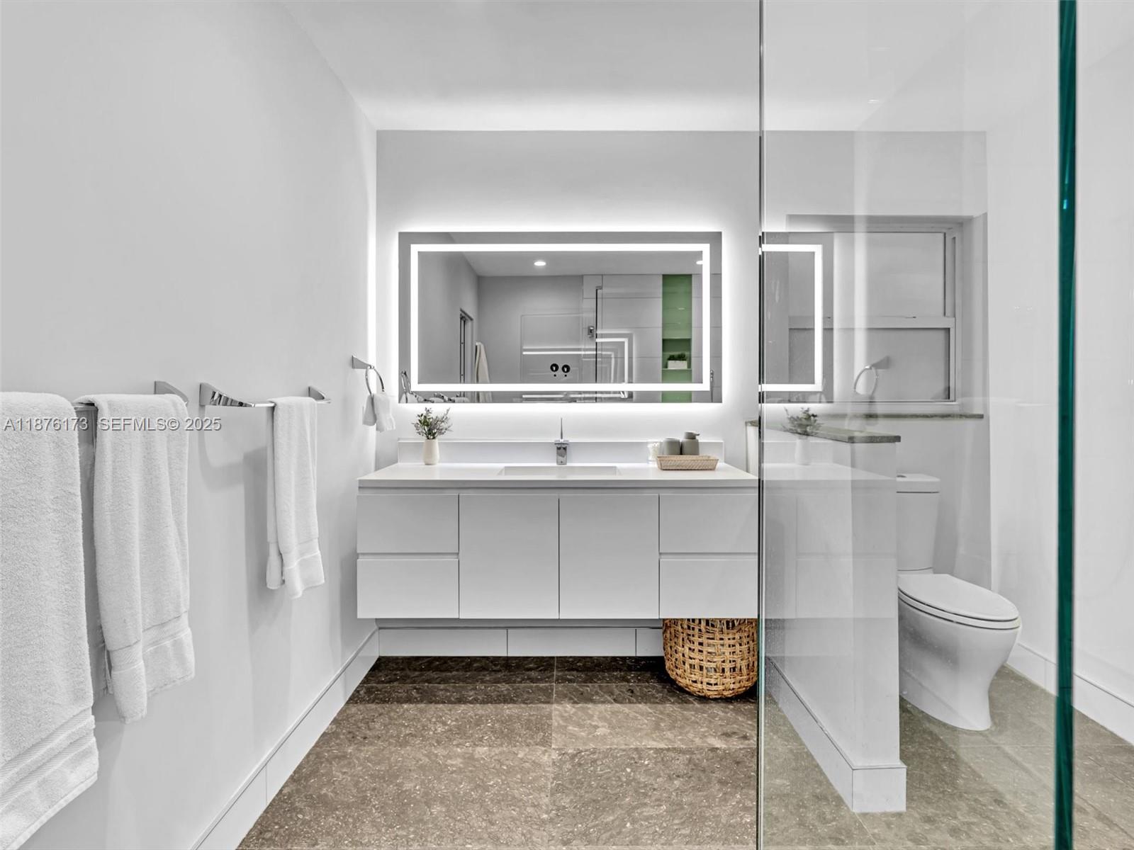 HOLLYWOOD LAKES SECTION - Residential