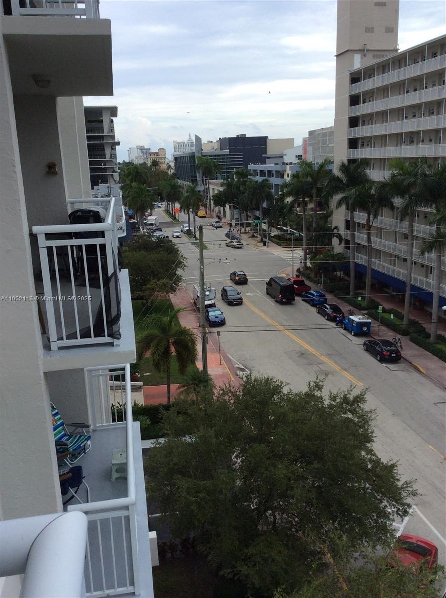 1345 Lincoln Rd 704