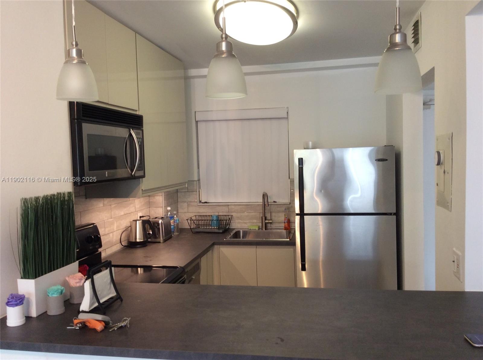 BAYVIEW CONDO - Residential Lease