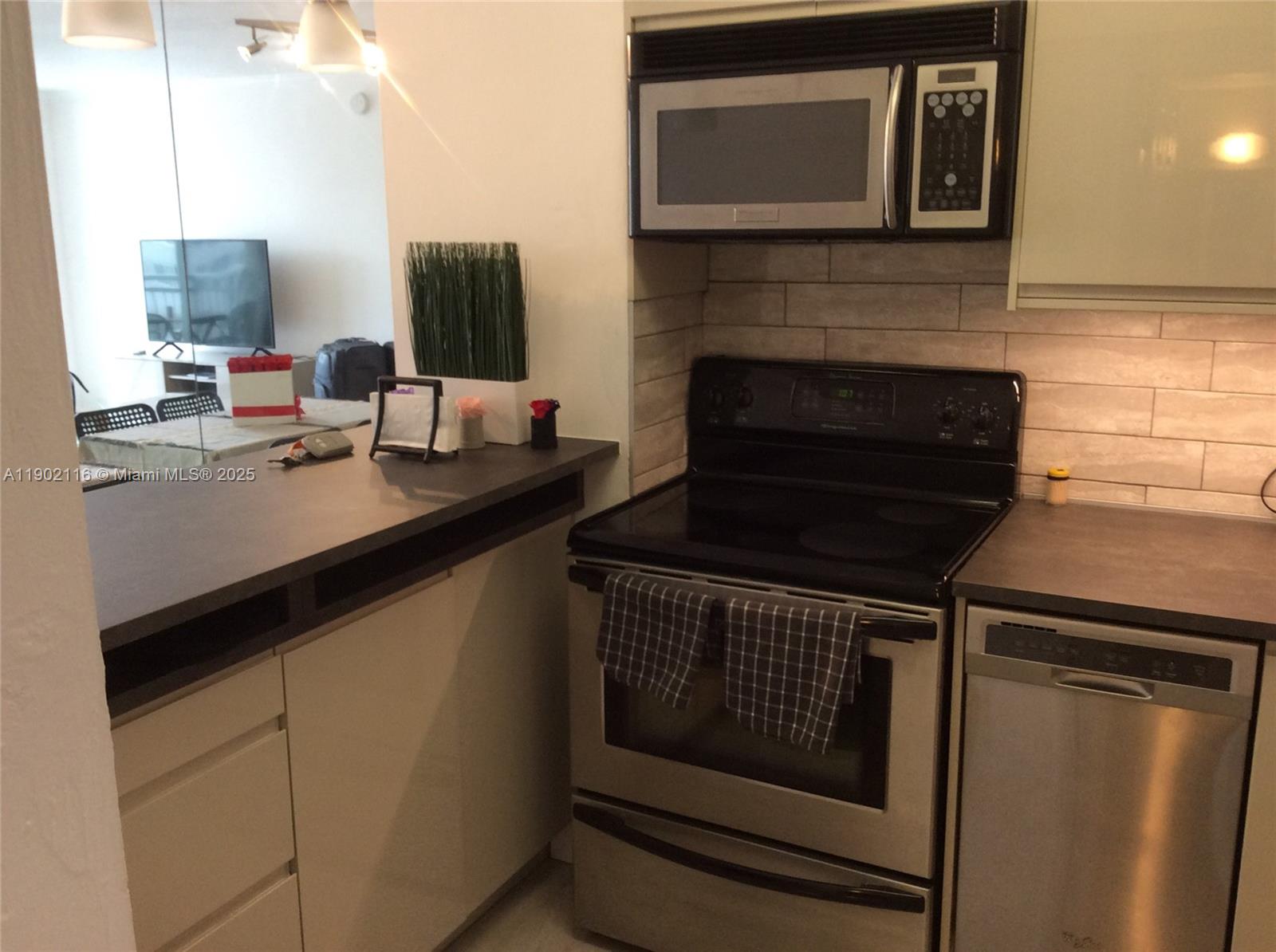 BAYVIEW CONDO - Residential Lease