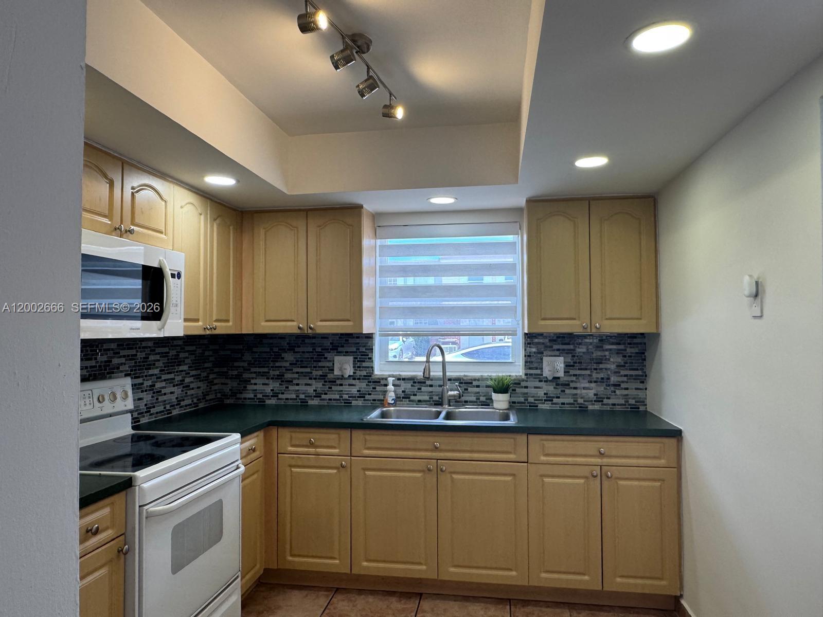 LAKE ORLEANS EAST 1ST SEC - Residential Lease