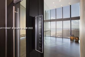 18555 COLLINS AVENUE COND - Residential