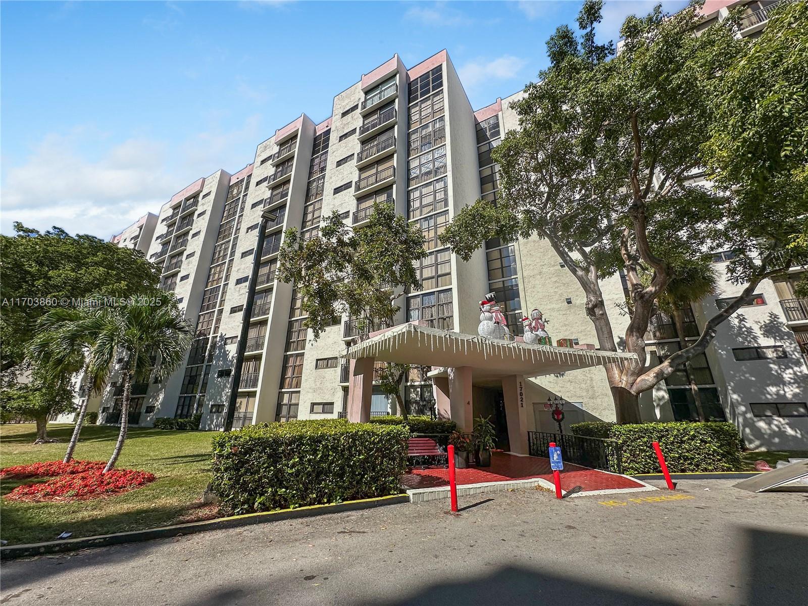 Rental Property at 17021 N Bay Rd 426, Sunny Isles Beach, Miami-Dade County, Florida - Bedrooms: 1 
Bathrooms: 2  - $2,050 MO.