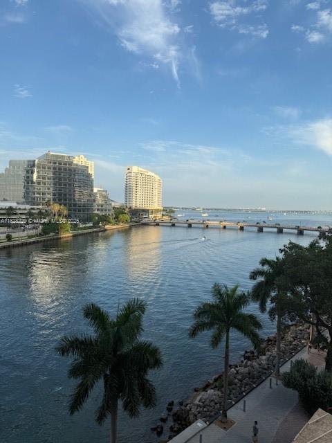 Low-floor, 2-bedroom, 2-bathroom waterfront condo in one of the most desirable buildings on Brickell Avenue, iconbrickell Tower Two. Unit's parking is located on the same floor. Please note that the building is undergoing renovations and price is reflected based on balcony and amenities closing during that time.