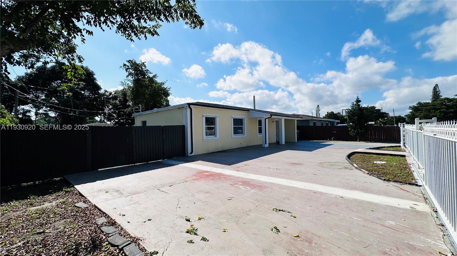 WEST PERRINE ADDN - Residential Lease