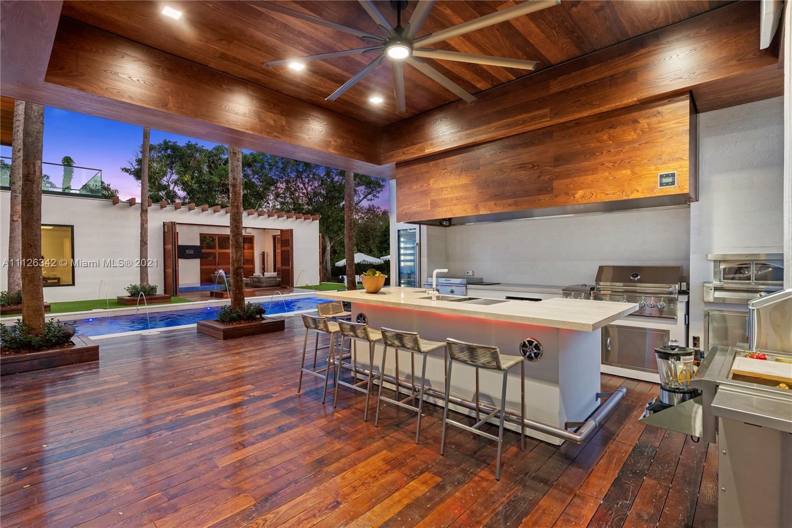 TOWN & COUNTRY ESTATES - Residential