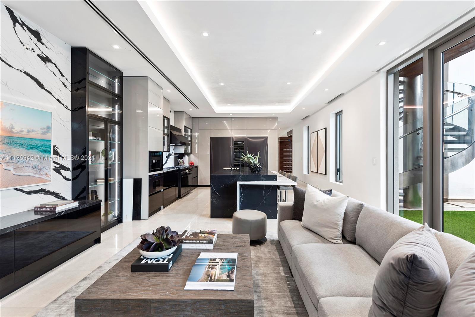 TOWN & COUNTRY ESTATES - Residential