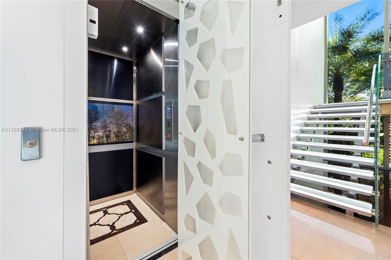 TOWN & COUNTRY ESTATES - Residential