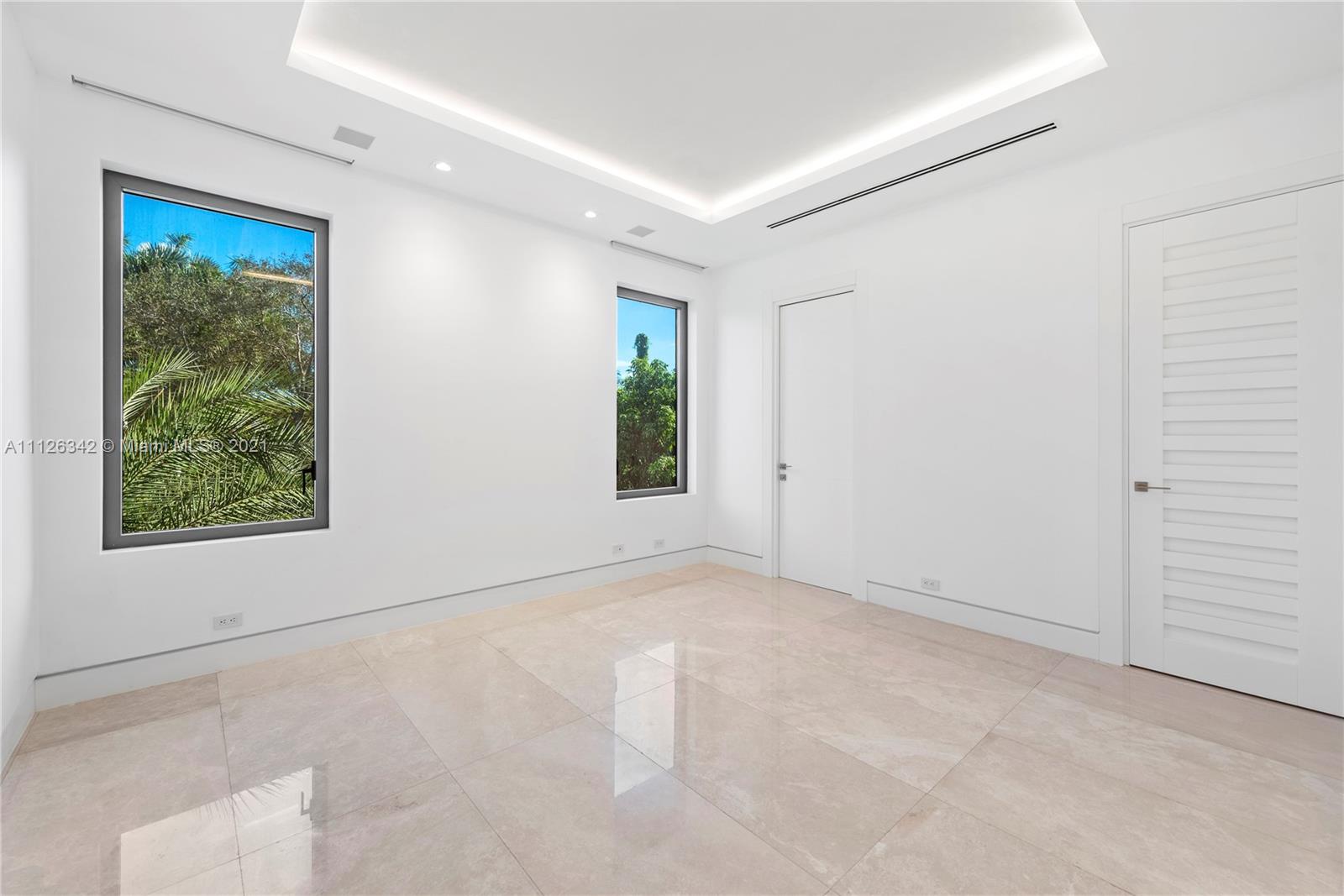 TOWN & COUNTRY ESTATES - Residential