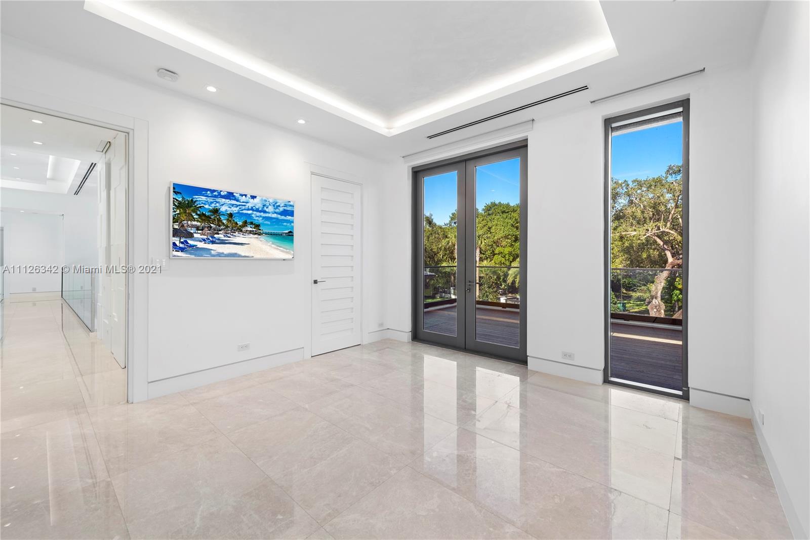 TOWN & COUNTRY ESTATES - Residential