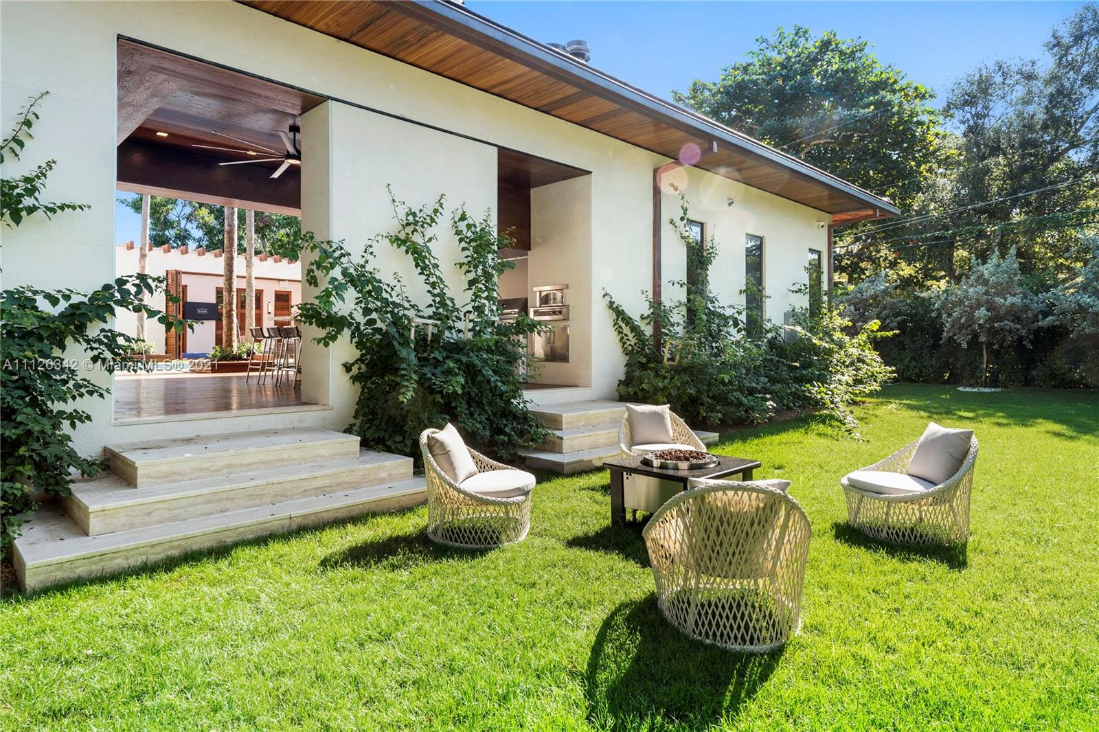 TOWN & COUNTRY ESTATES - Residential