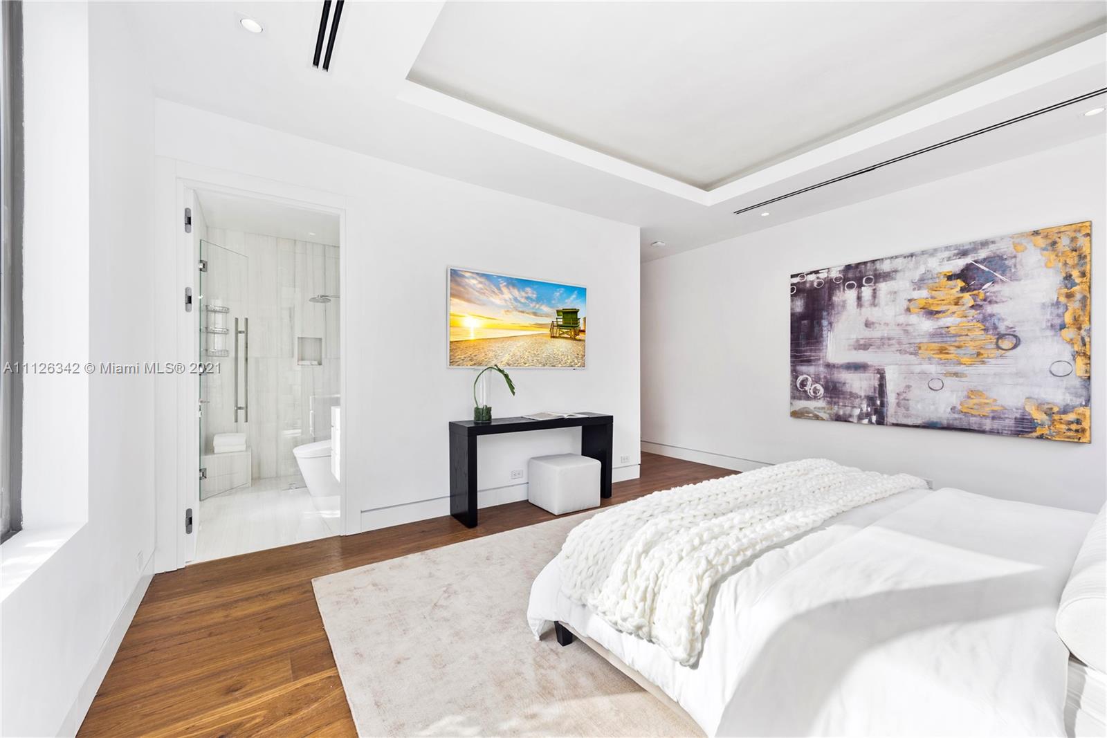 TOWN & COUNTRY ESTATES - Residential