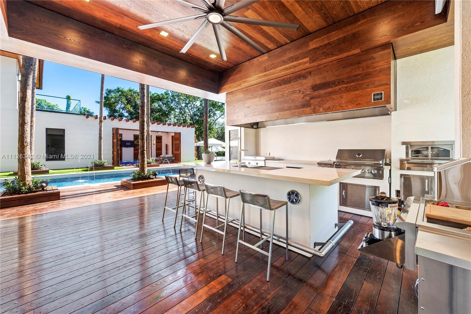 TOWN & COUNTRY ESTATES - Residential