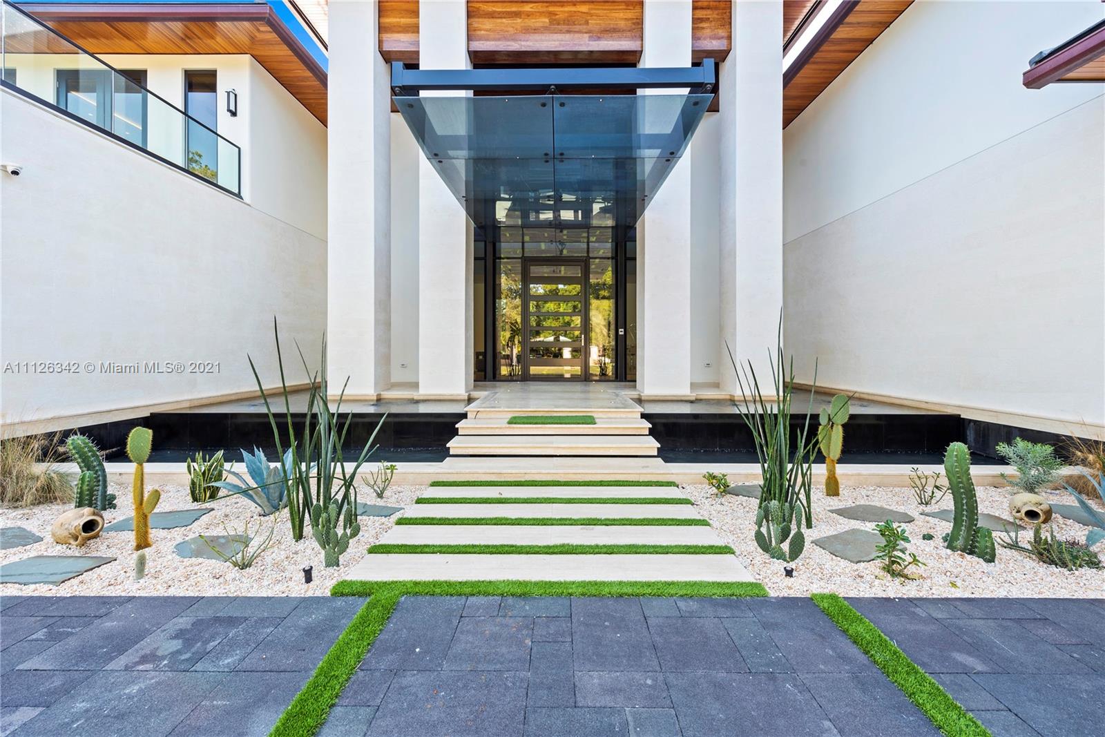 TOWN & COUNTRY ESTATES - Residential