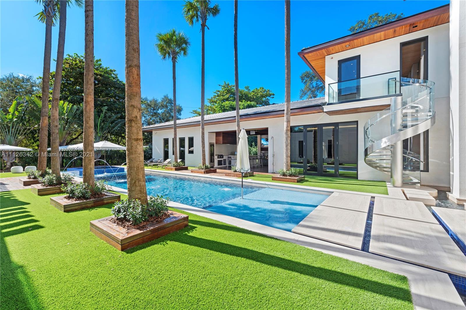 TOWN & COUNTRY ESTATES - Residential