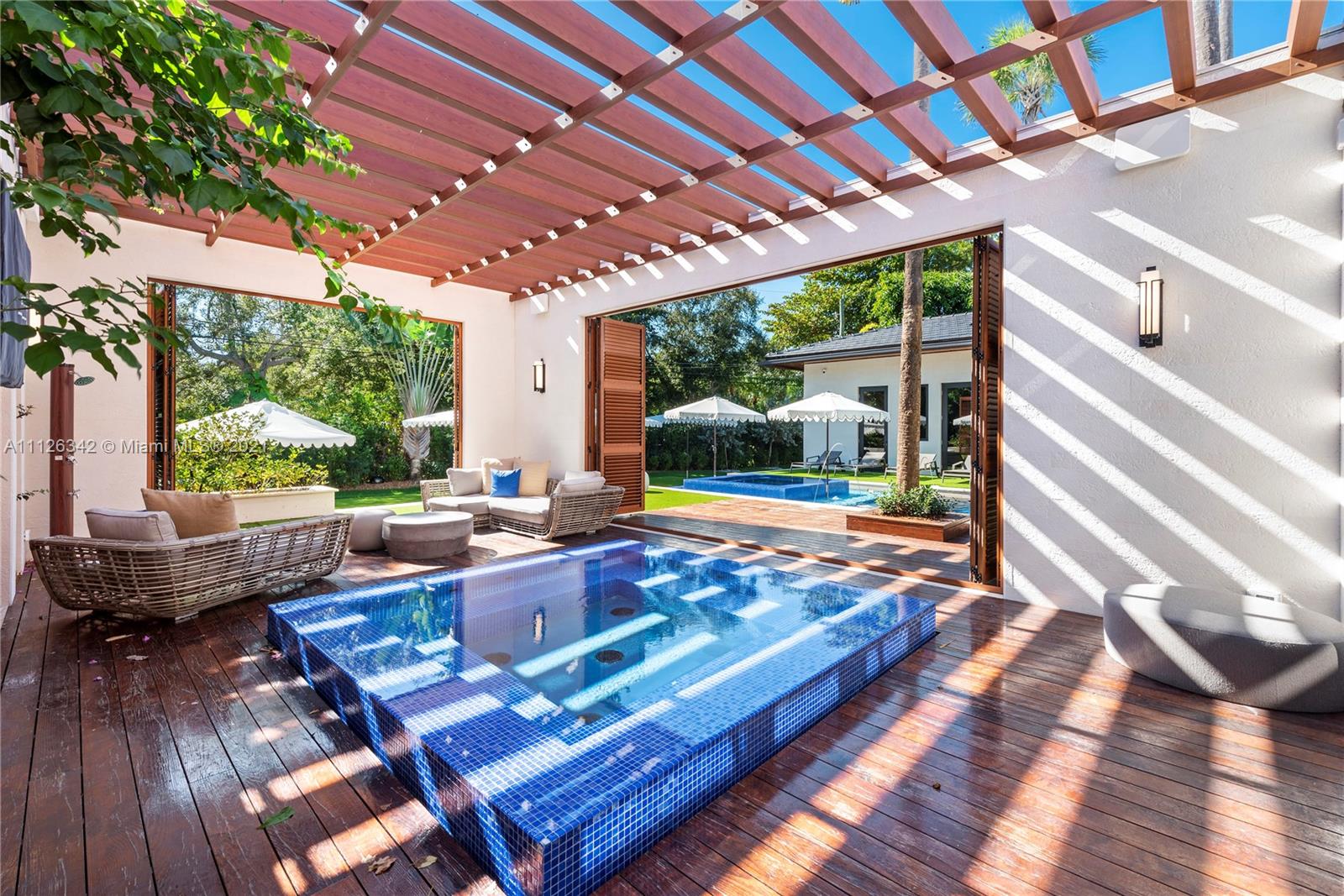 TOWN & COUNTRY ESTATES - Residential