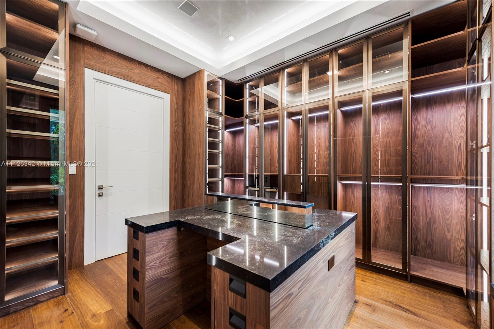 TOWN & COUNTRY ESTATES - Residential