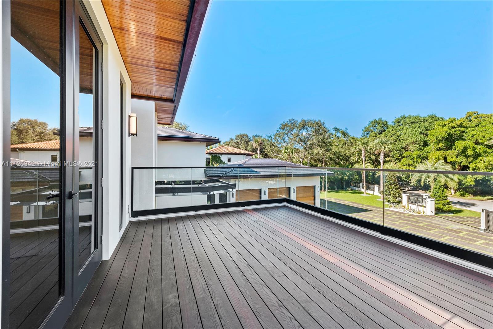 TOWN & COUNTRY ESTATES - Residential