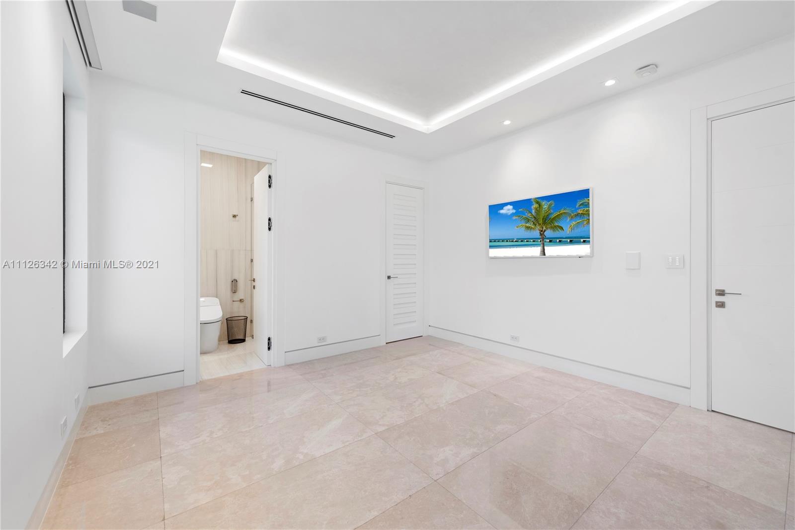 TOWN & COUNTRY ESTATES - Residential