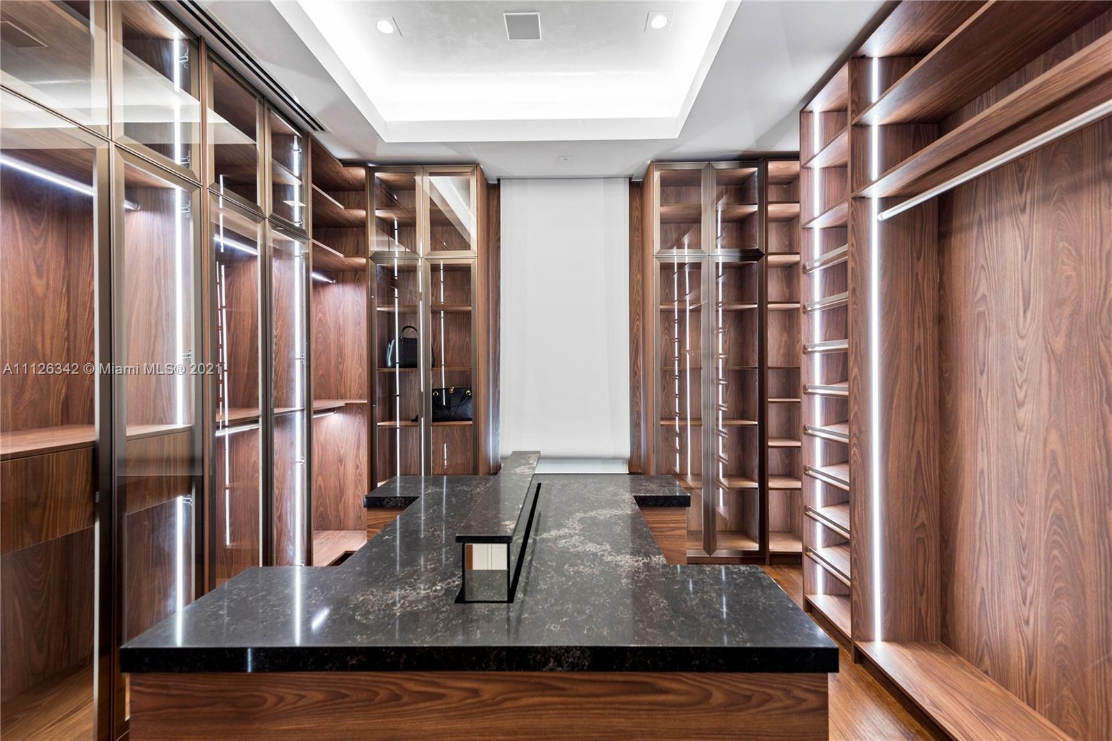 TOWN & COUNTRY ESTATES - Residential