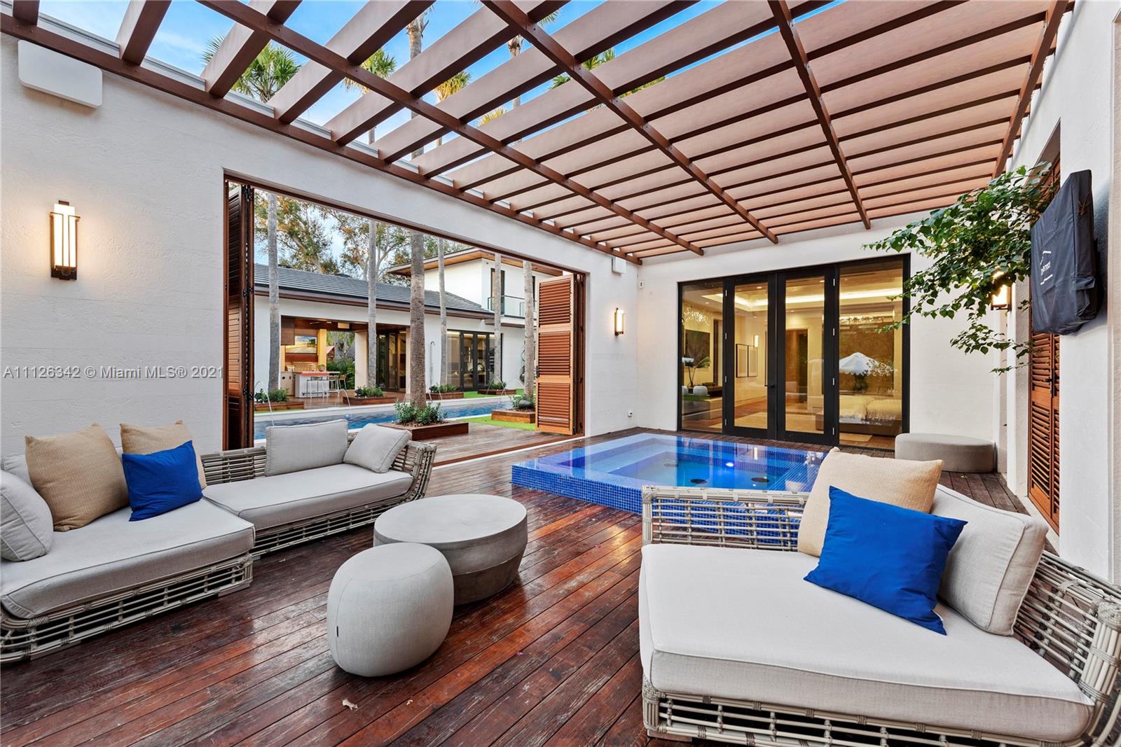 TOWN & COUNTRY ESTATES - Residential