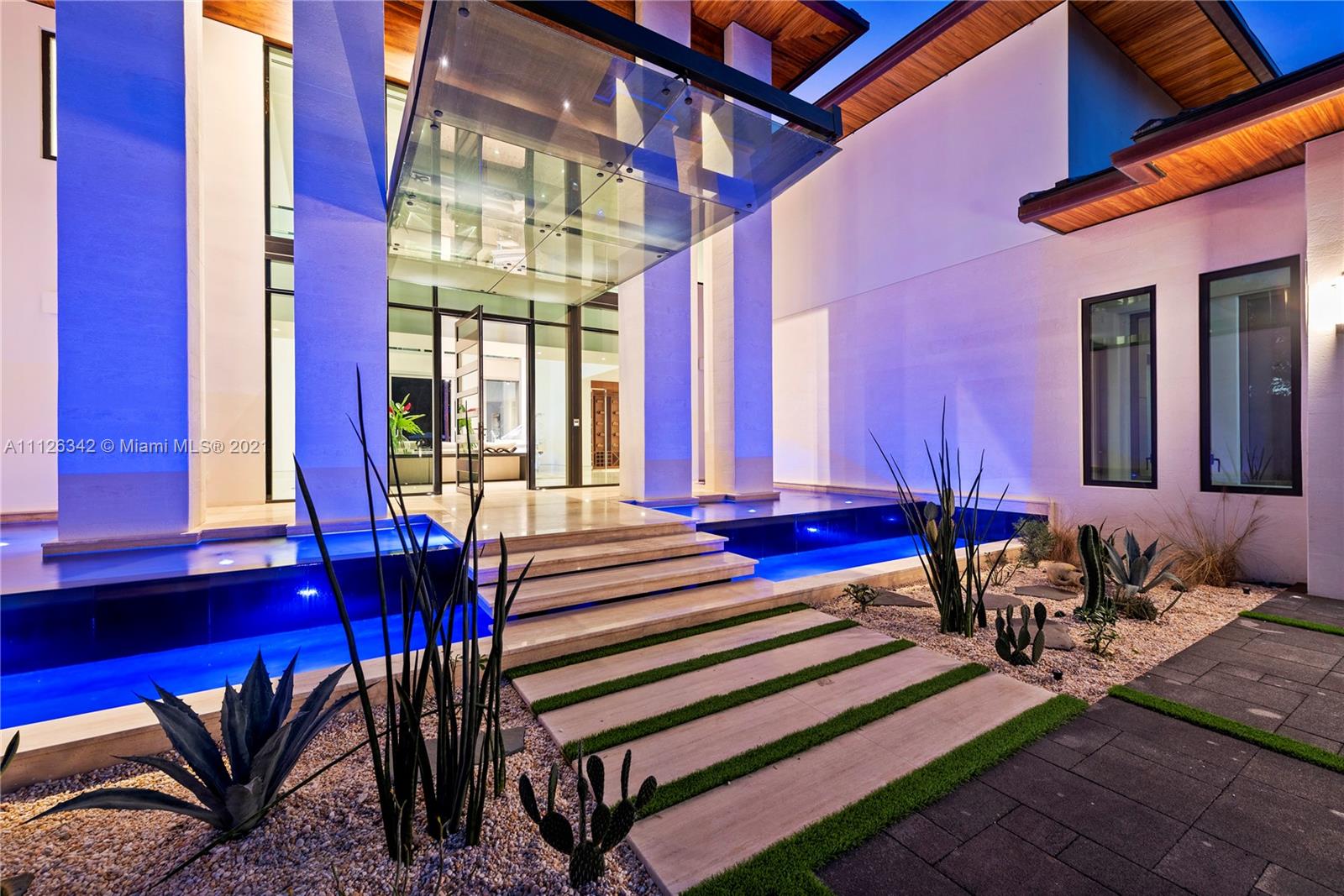 TOWN & COUNTRY ESTATES - Residential