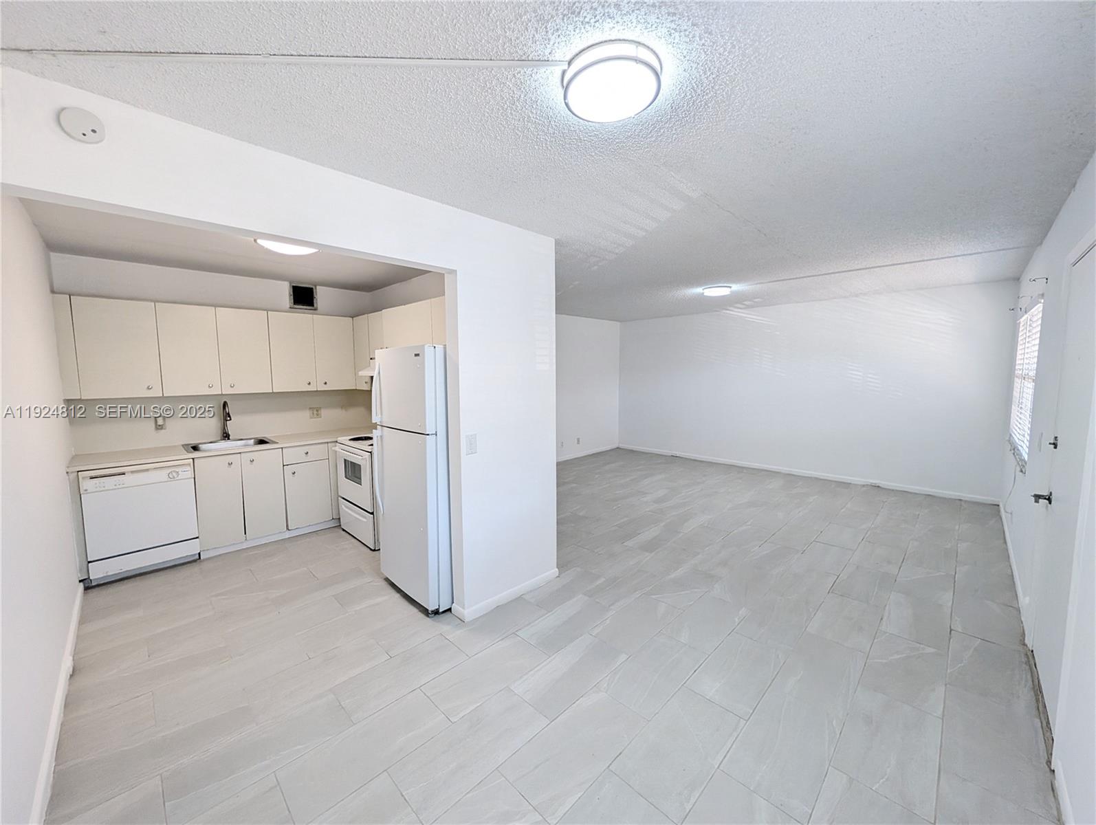 KINGSLEY AT CENTURY VILLA - Residential