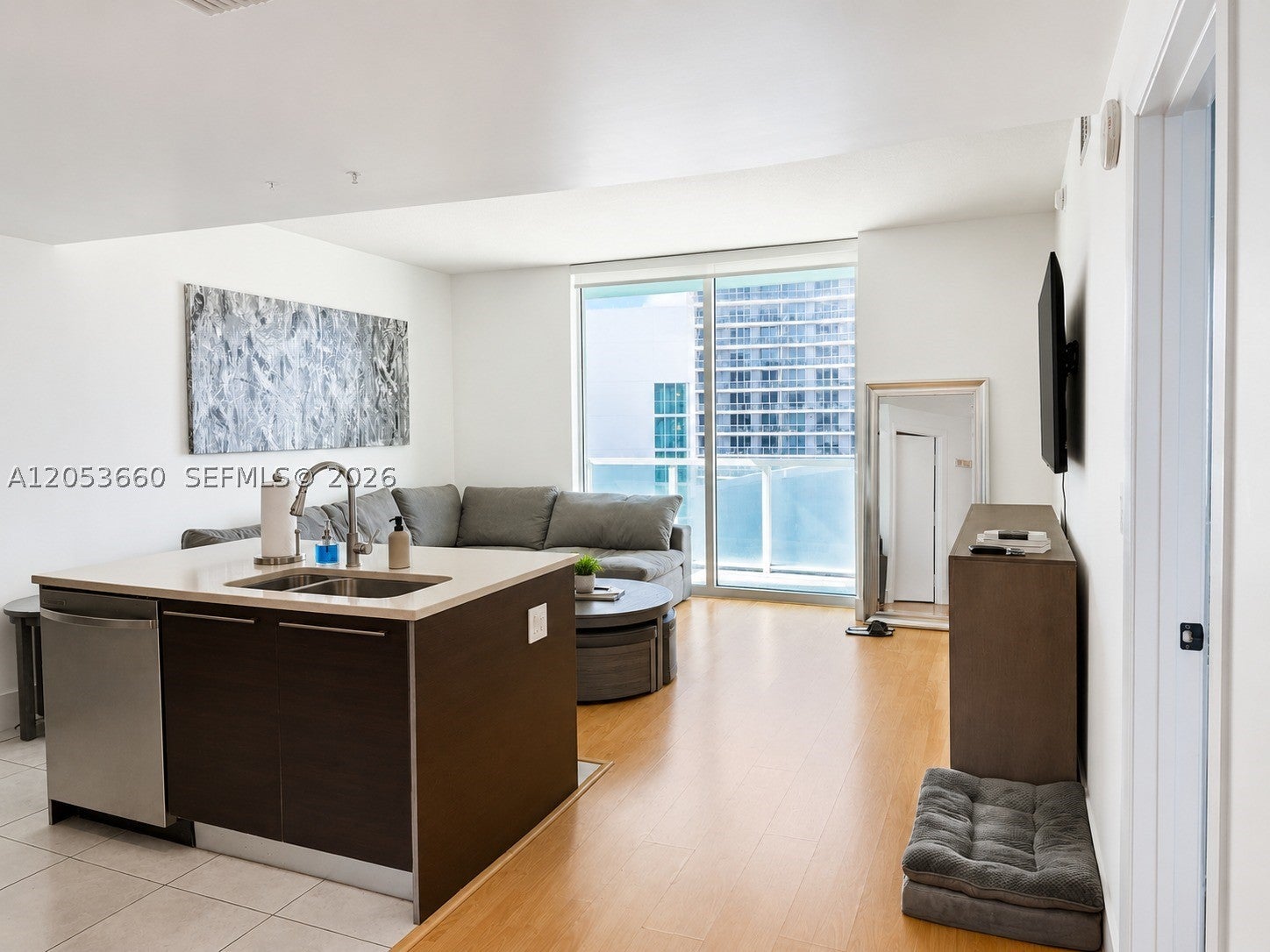 1900 N Bayshore Dr 3807