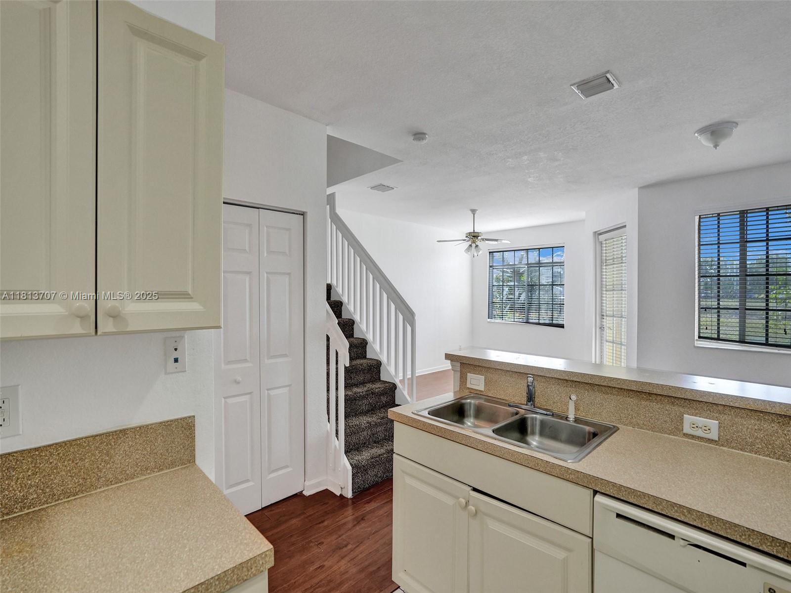 MARSH HARBOUR - Residential Lease