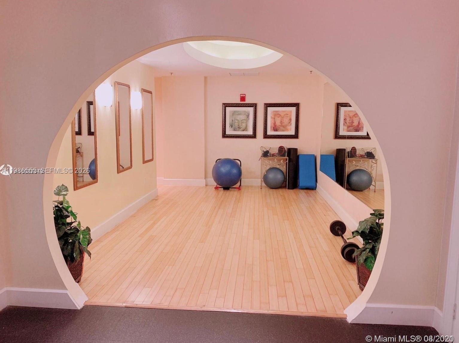 RADIUS CONDO - Residential Lease