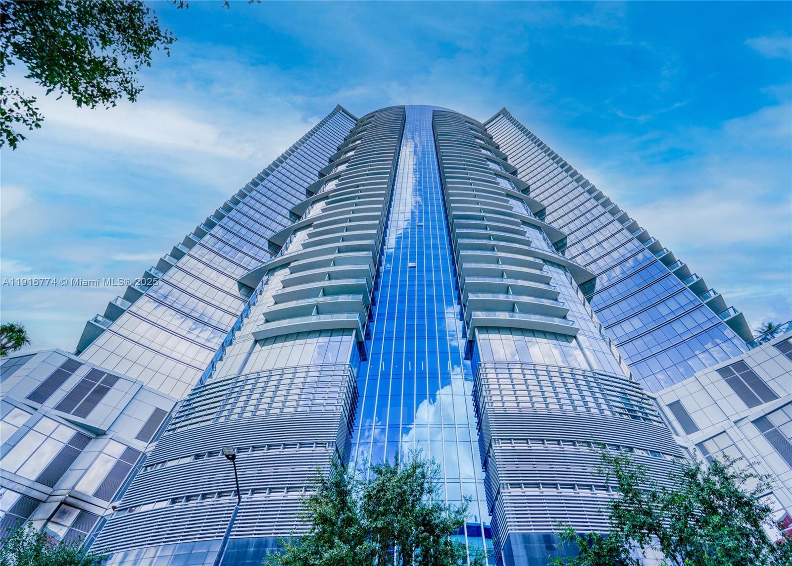 PARAMOUNT MIAMI WORLD - Residential