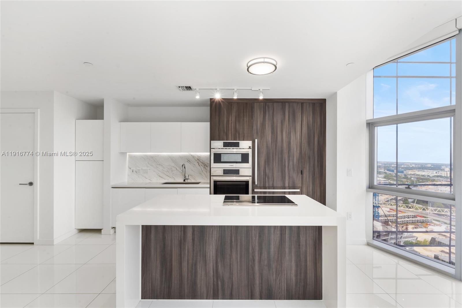 PARAMOUNT MIAMI WORLD - Residential