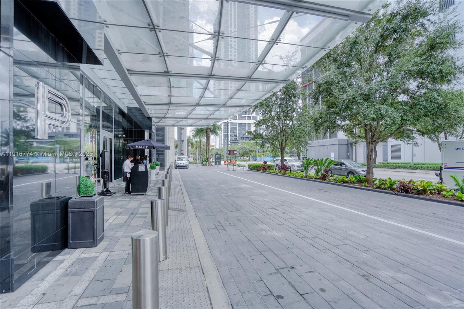 PARAMOUNT MIAMI WORLD - Residential