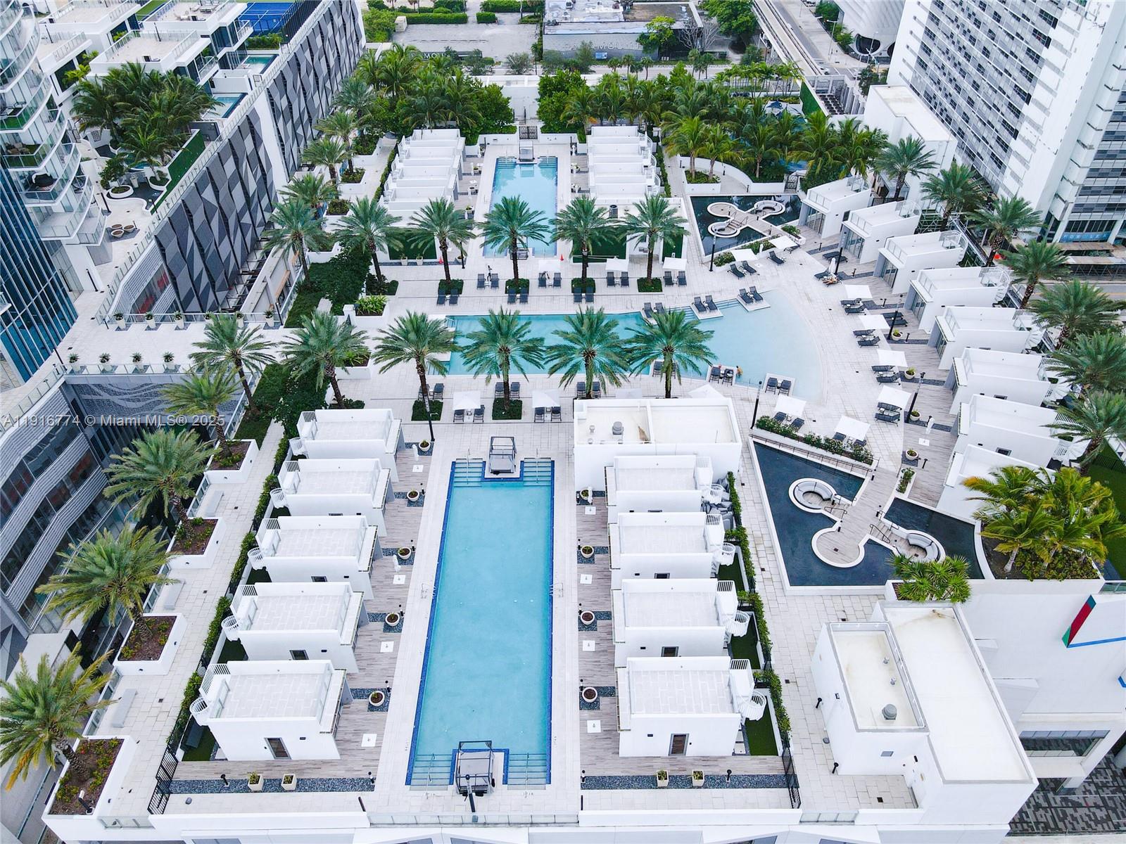 PARAMOUNT MIAMI WORLD - Residential