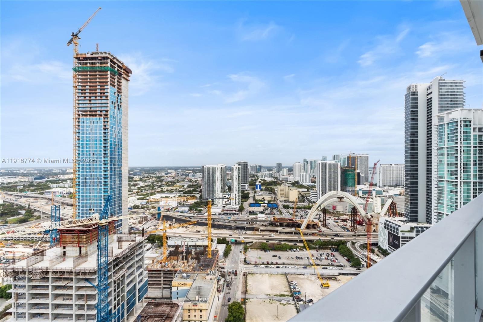 PARAMOUNT MIAMI WORLD - Residential