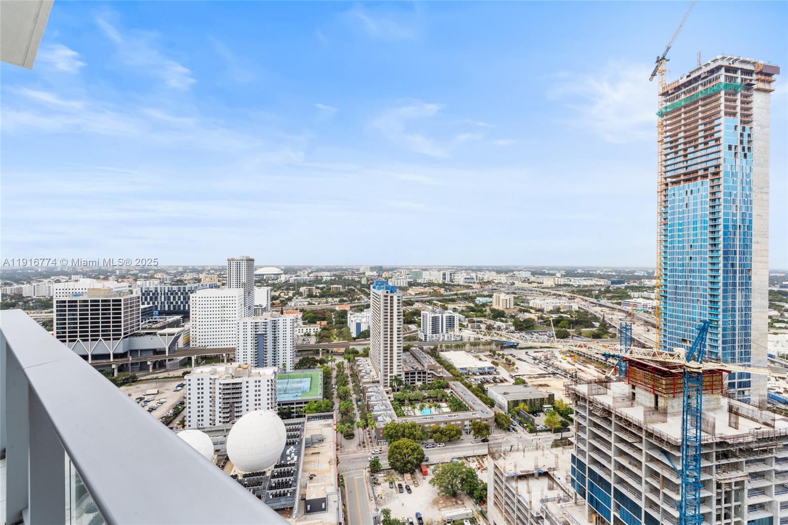 PARAMOUNT MIAMI WORLD - Residential