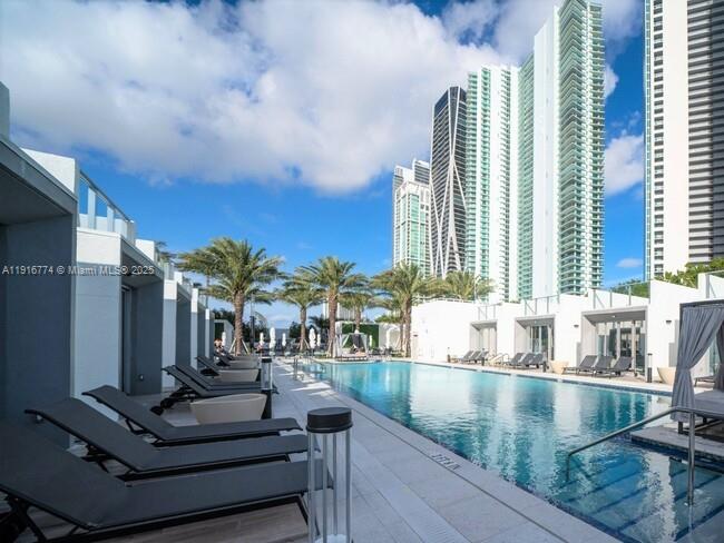 PARAMOUNT MIAMI WORLD - Residential