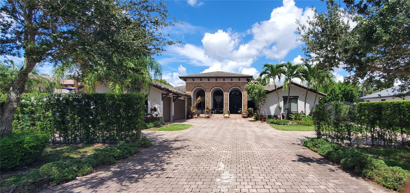 RENAISSANCE RANCHES - Residential