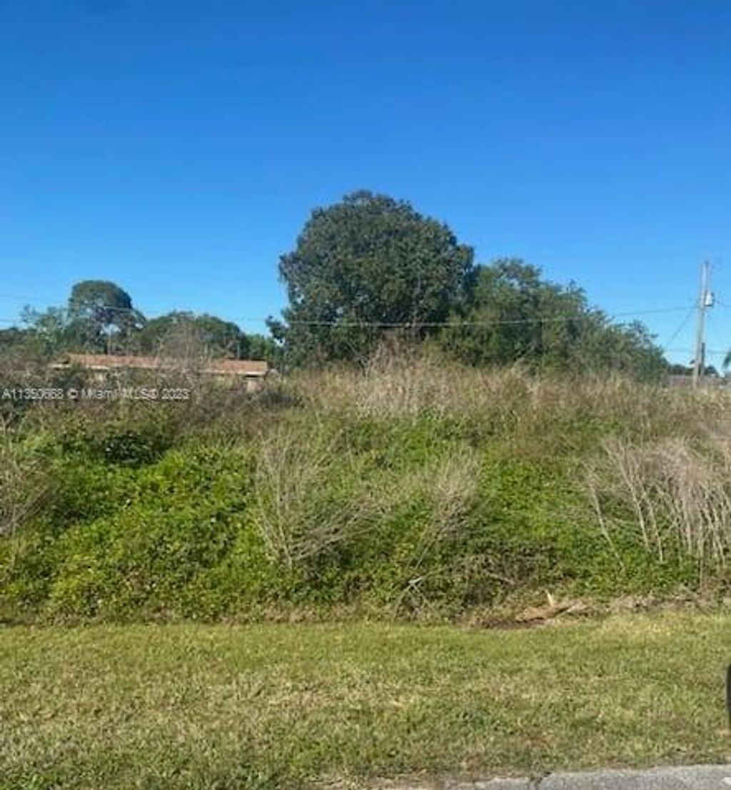 Photo of 535 Butler Ave, Port Saint Lucie, FL 34983 (MLS # A11350668)