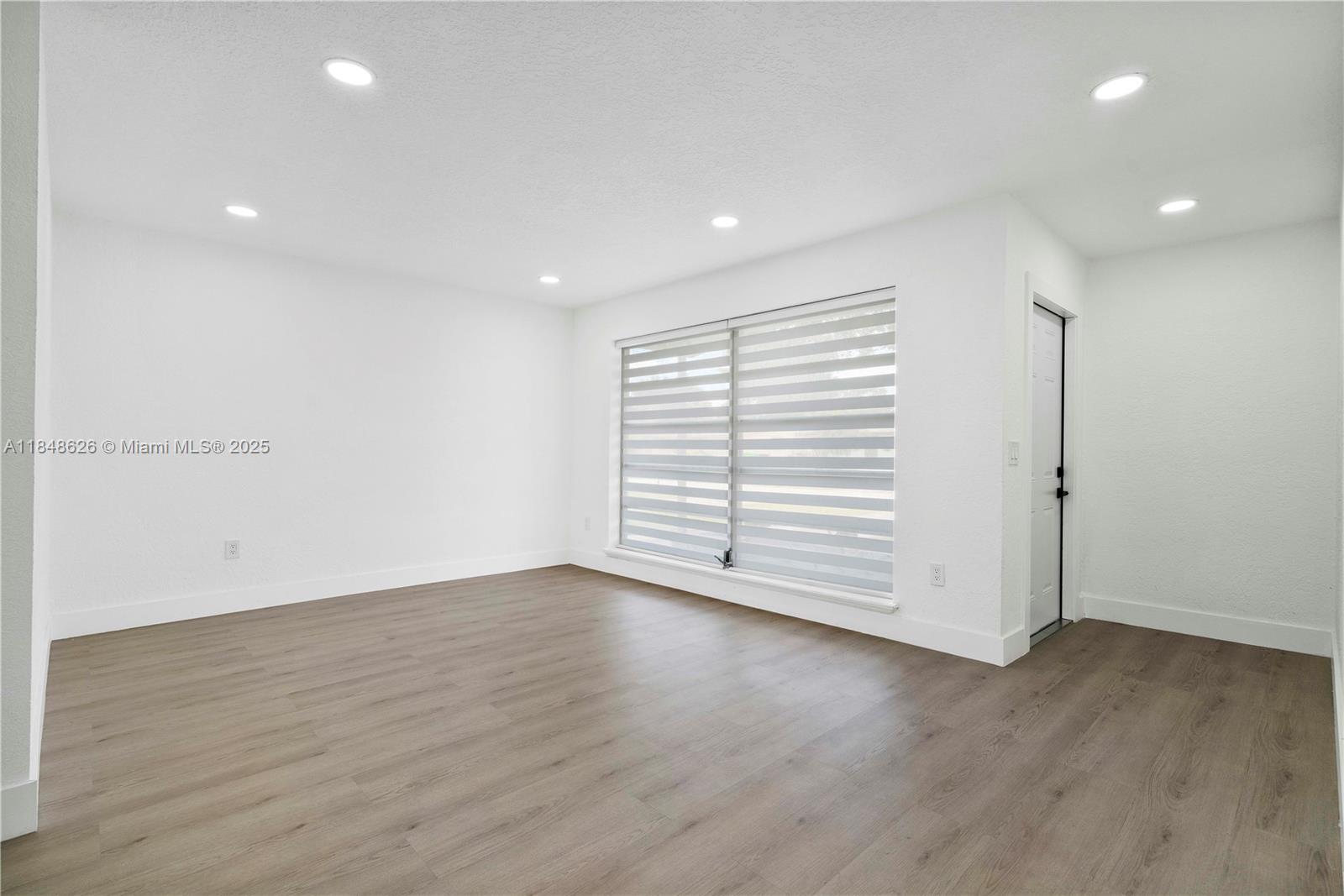 SUNRISE GOLF VILLAGE - Residential