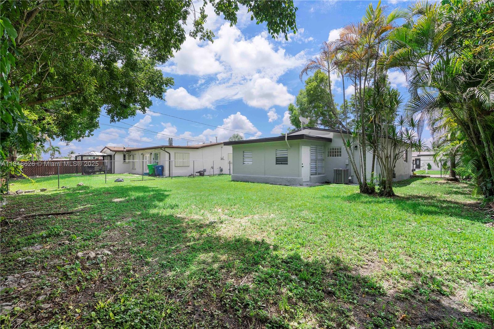 SUNRISE GOLF VILLAGE - Residential