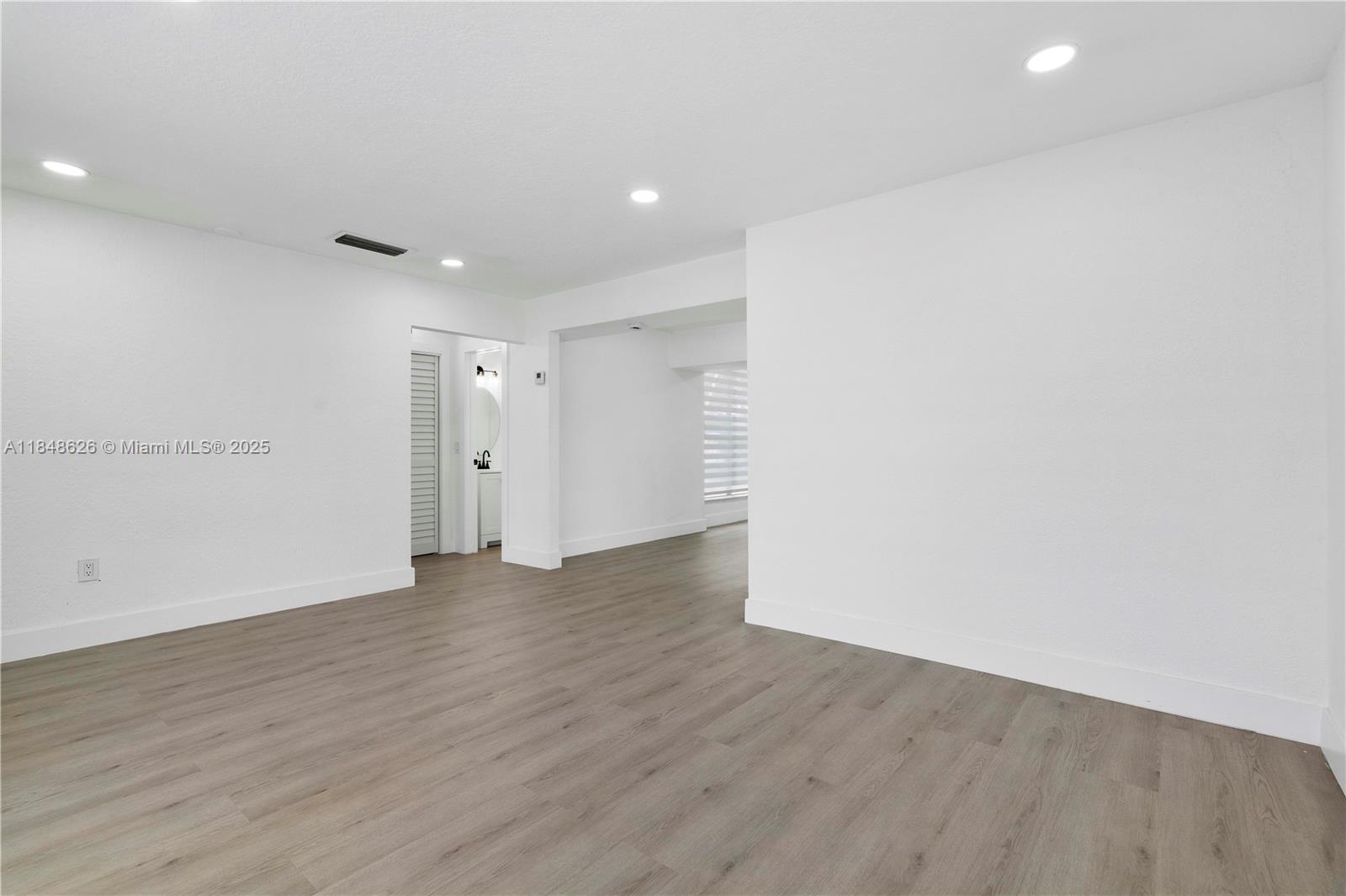 SUNRISE GOLF VILLAGE - Residential