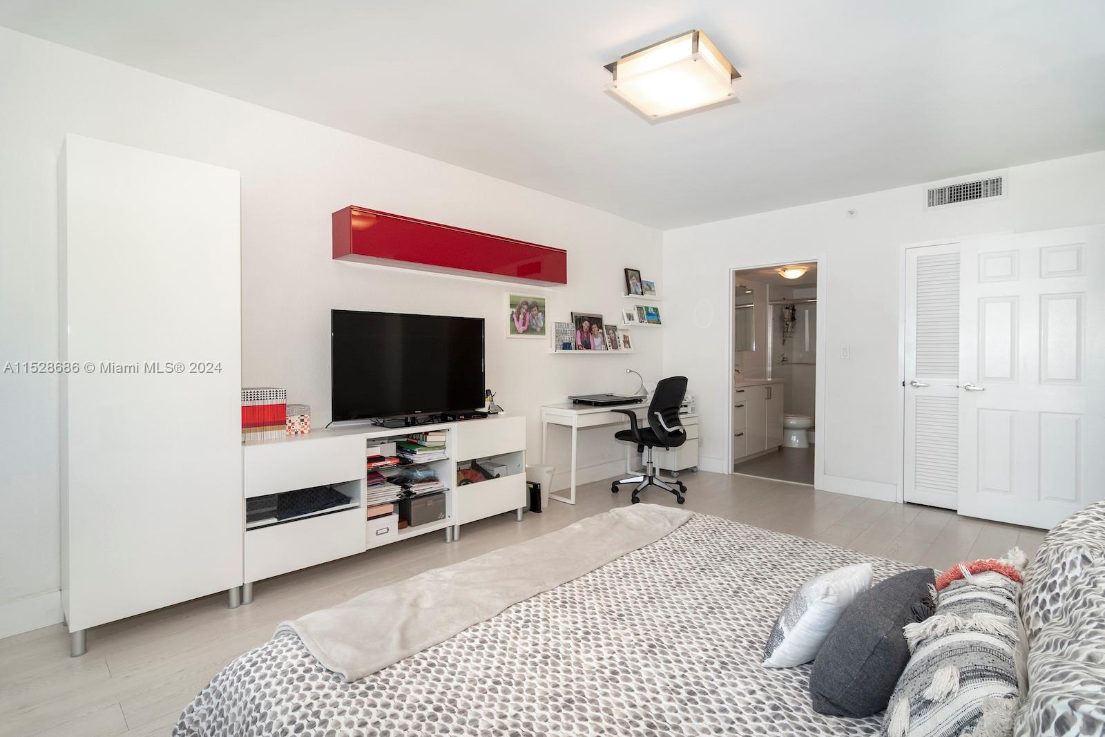 WAVE CONDO - Residential