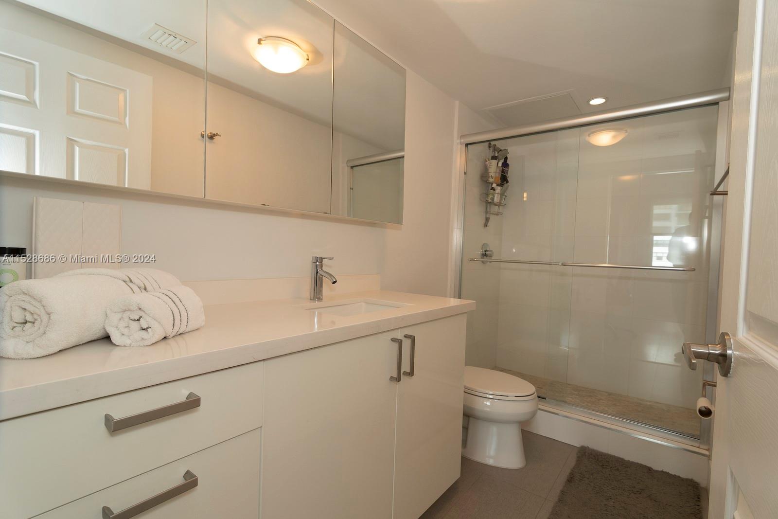 WAVE CONDO - Residential